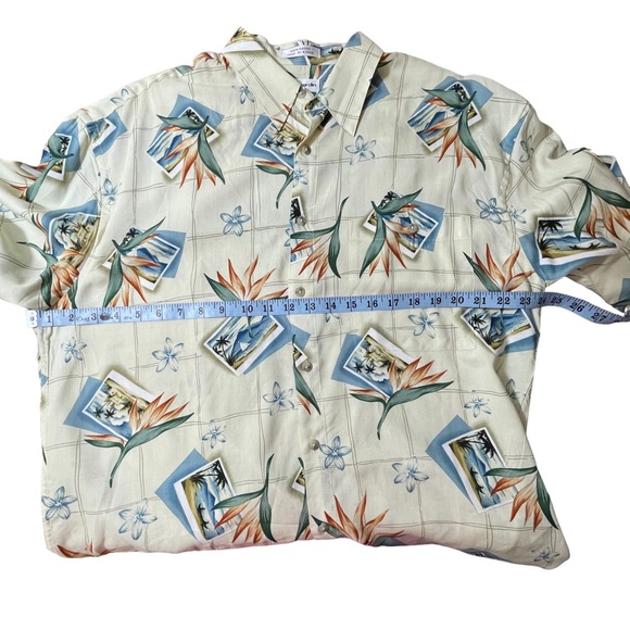 Pierre Cardin Hawaiian button up rayon shirt size large cream and blue print - Picture 9 of 11